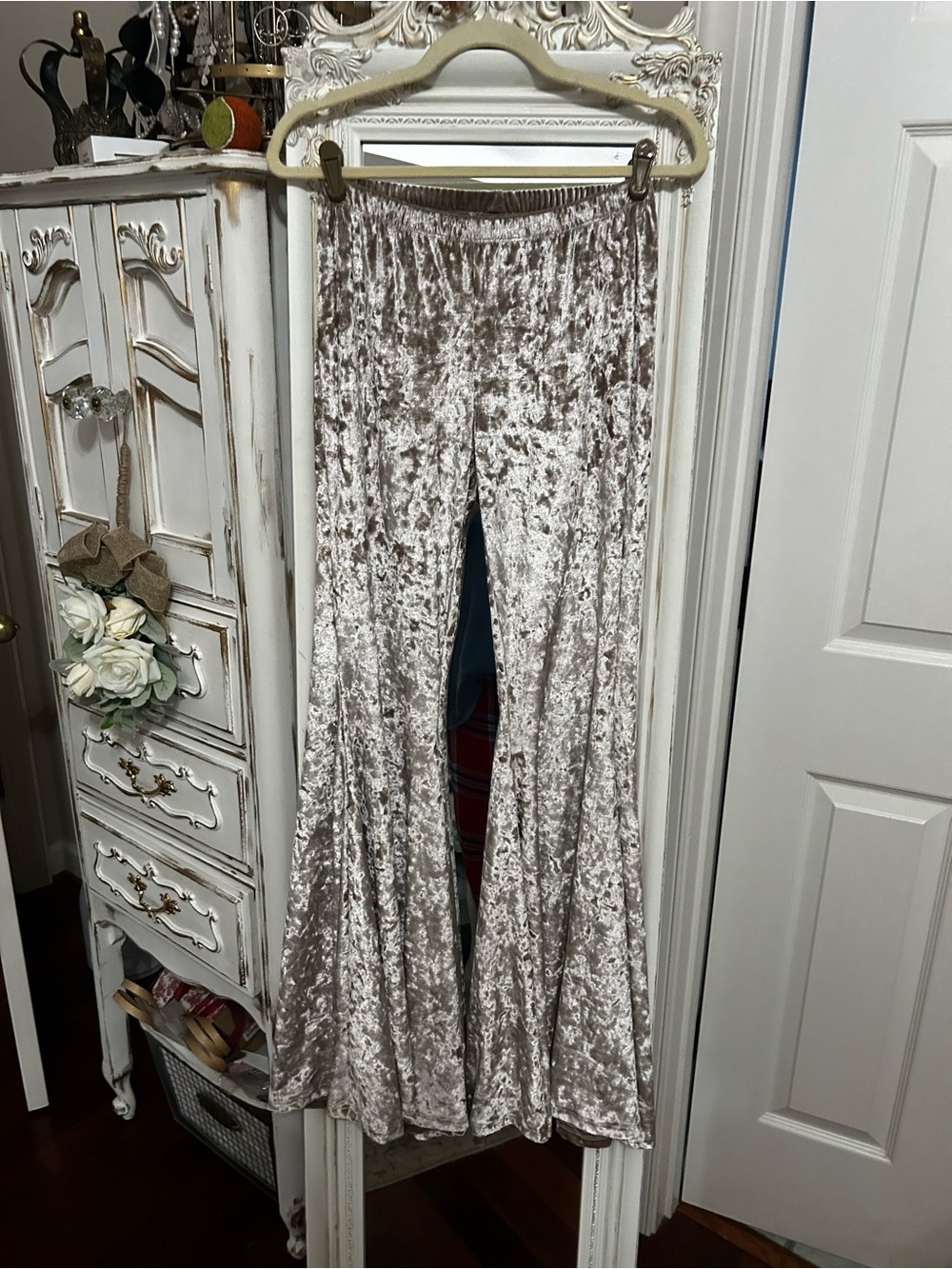 Life & Co Liquid Champagne Velvet Bell Bottoms Large